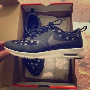 Nike - size 10. Like new!